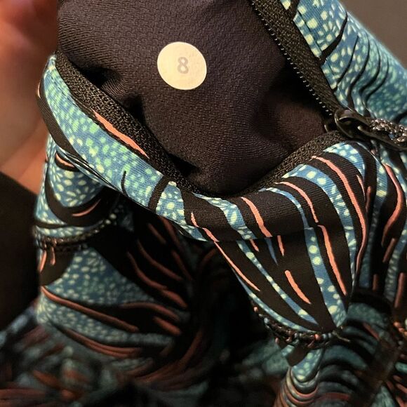 Lululemon Crops  - Picture 2 of 5